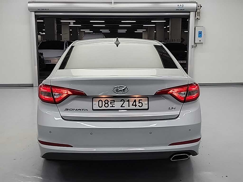 HYUNDAI Sonata - Vista 3