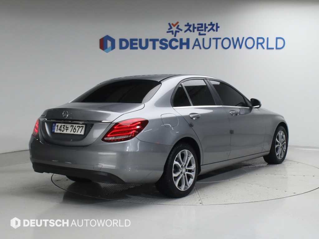 Mercedes Benz C Class - Vista 2