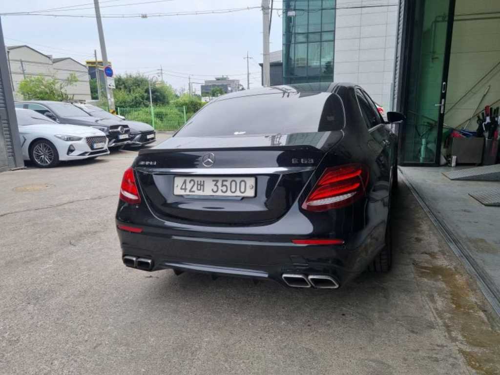 Mercedes Benz E class - Vista 4