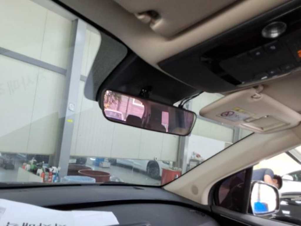 KIA Carnival - Vista 7