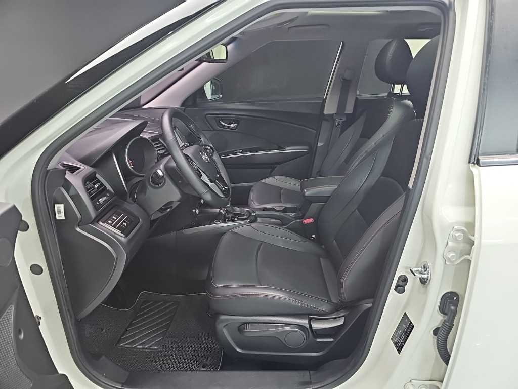 Ssangyong Tivoli - Vista 11