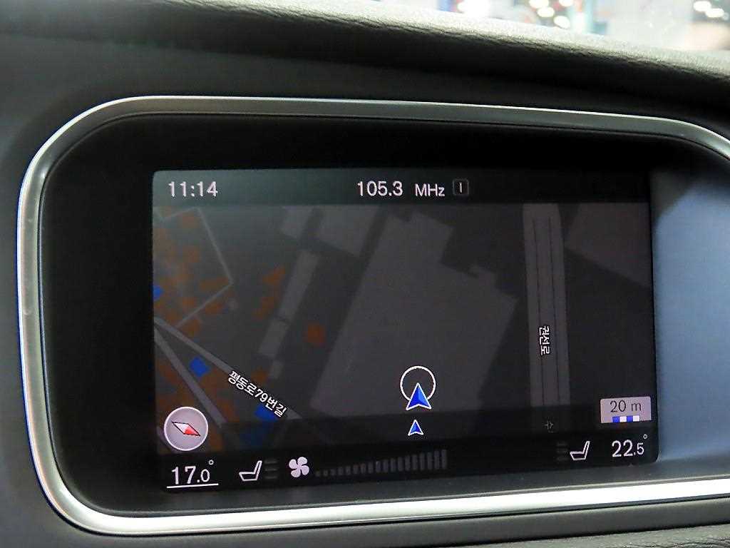 Volvo V40 2018 Gris - Importación desde Corea - HF Imports Iquique - Foto 14