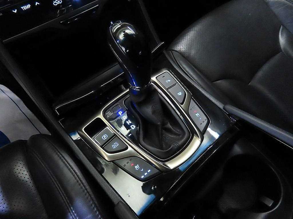 HYUNDAI Grandeur - Vista 12