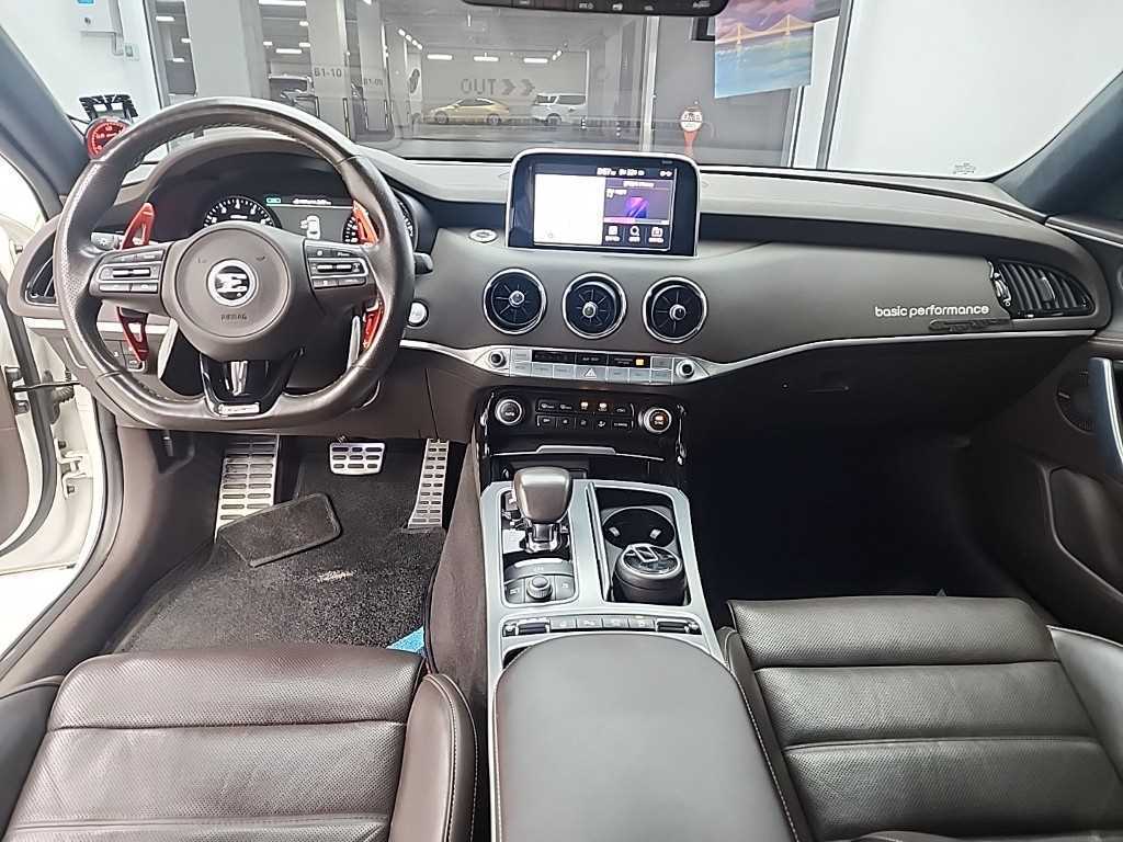 KIA Stinger - Vista 7