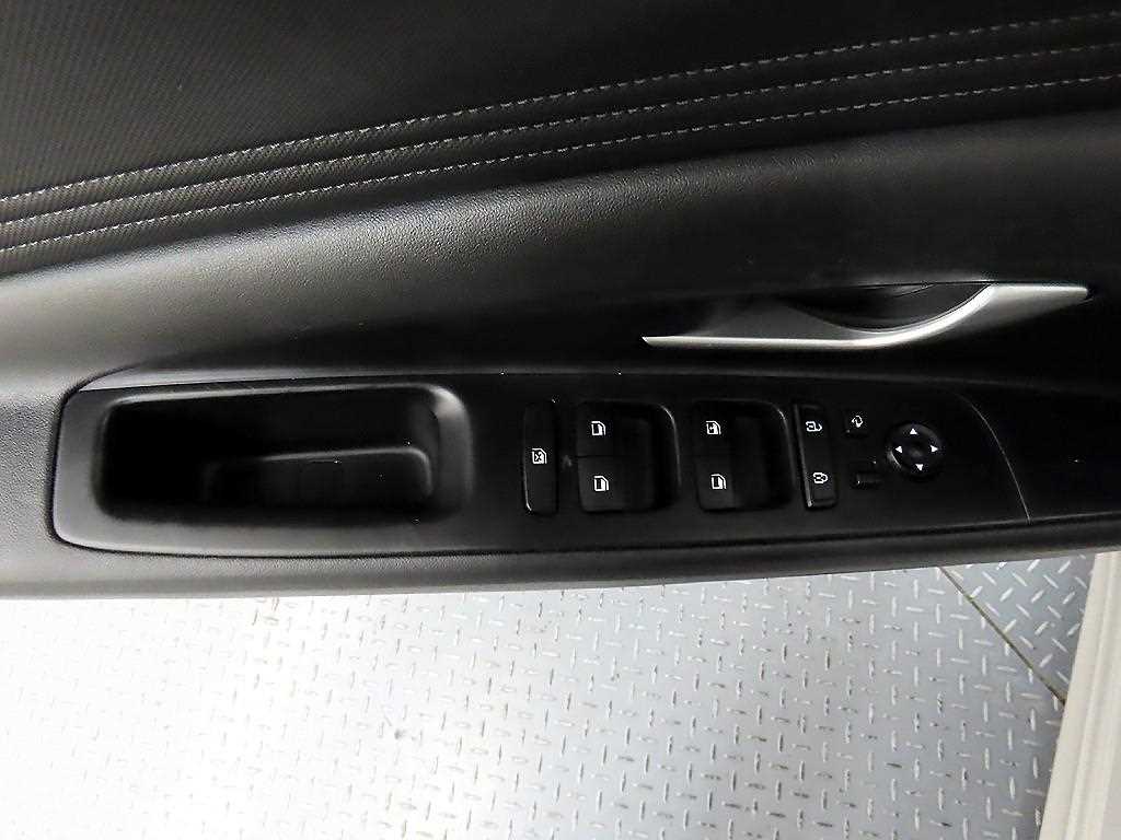 HYUNDAI Avante - Vista 11
