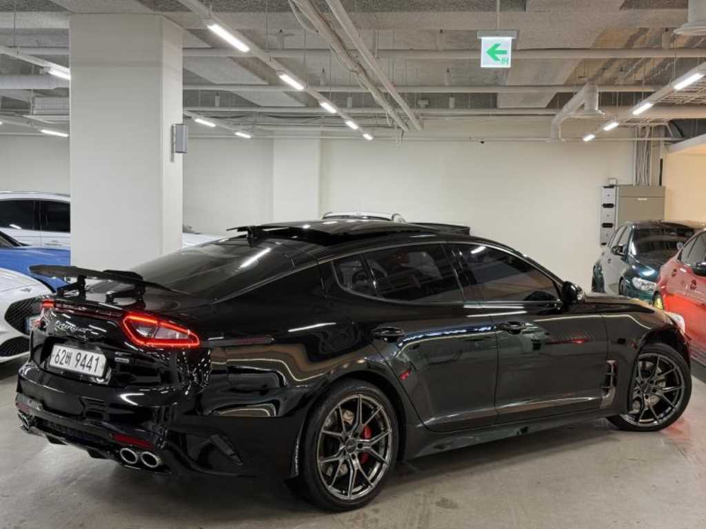 KIA Stinger - Vista 2