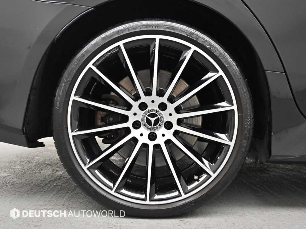 Mercedes Benz CLS Class - Vista 5