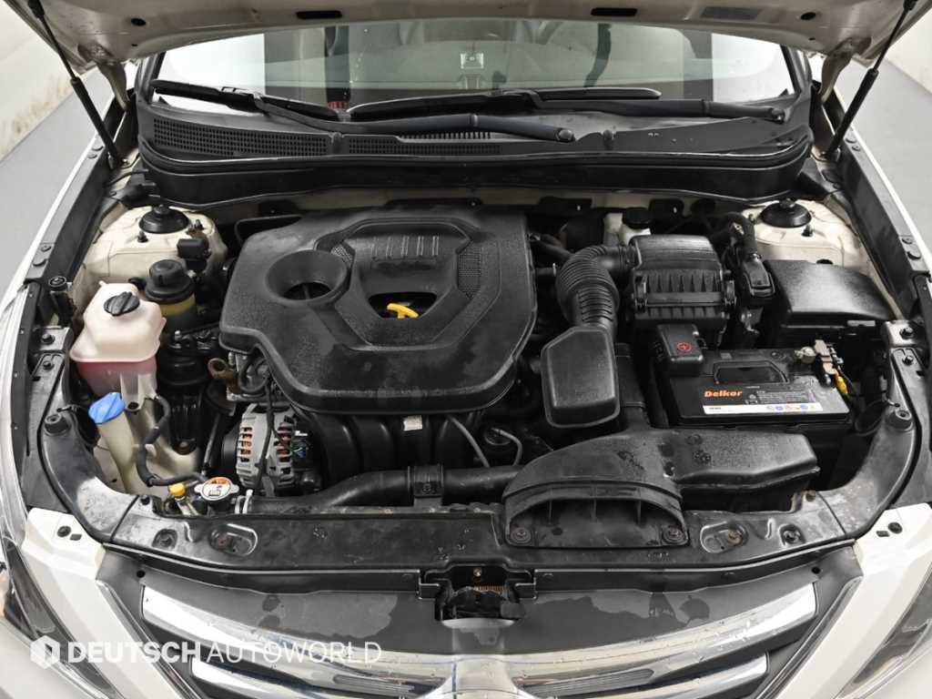 HYUNDAI Sonata - Vista 7