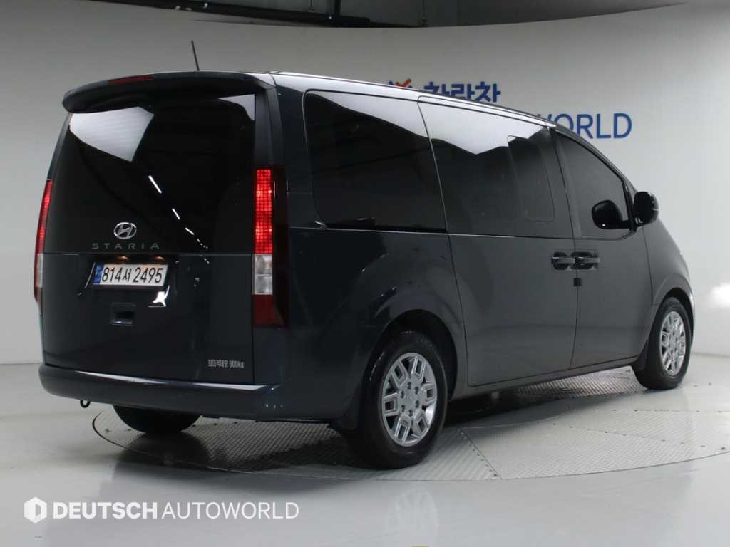 HYUNDAI Staria - Vista 2