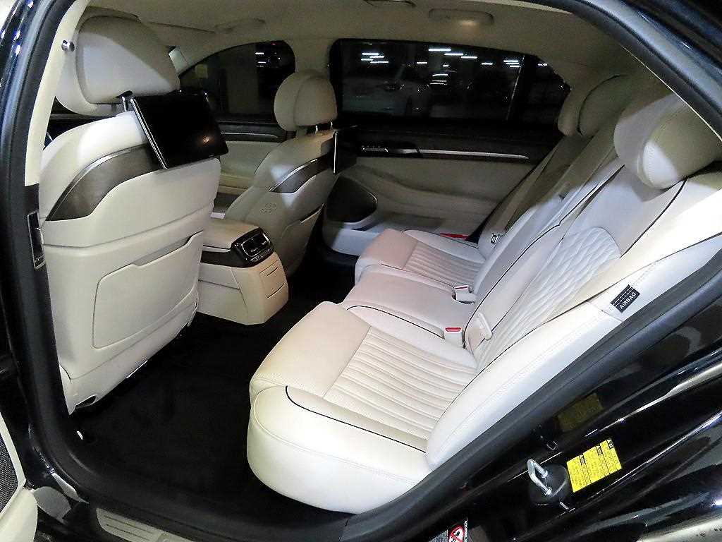 Genesis G90 - Vista 7
