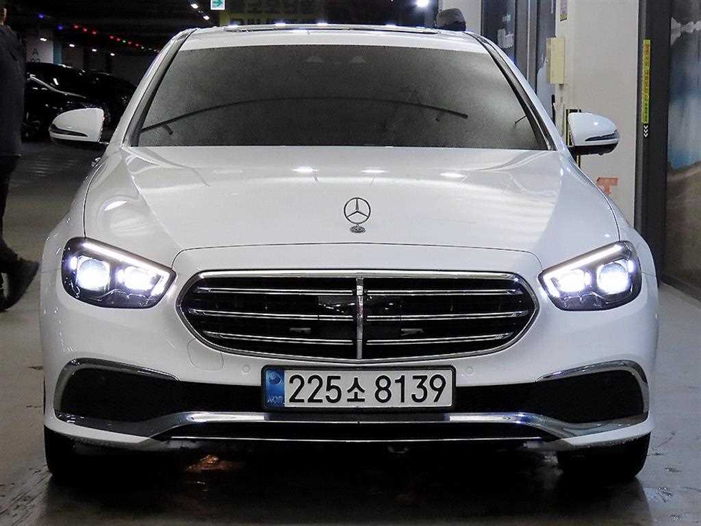 Mercedes Benz E class - Vista 2