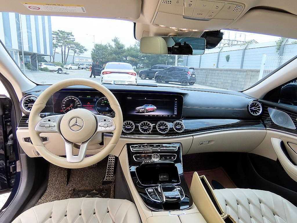 Mercedes Benz CLS Class - Vista 7