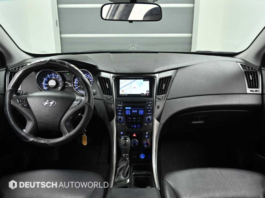 HYUNDAI Sonata - Vista 8