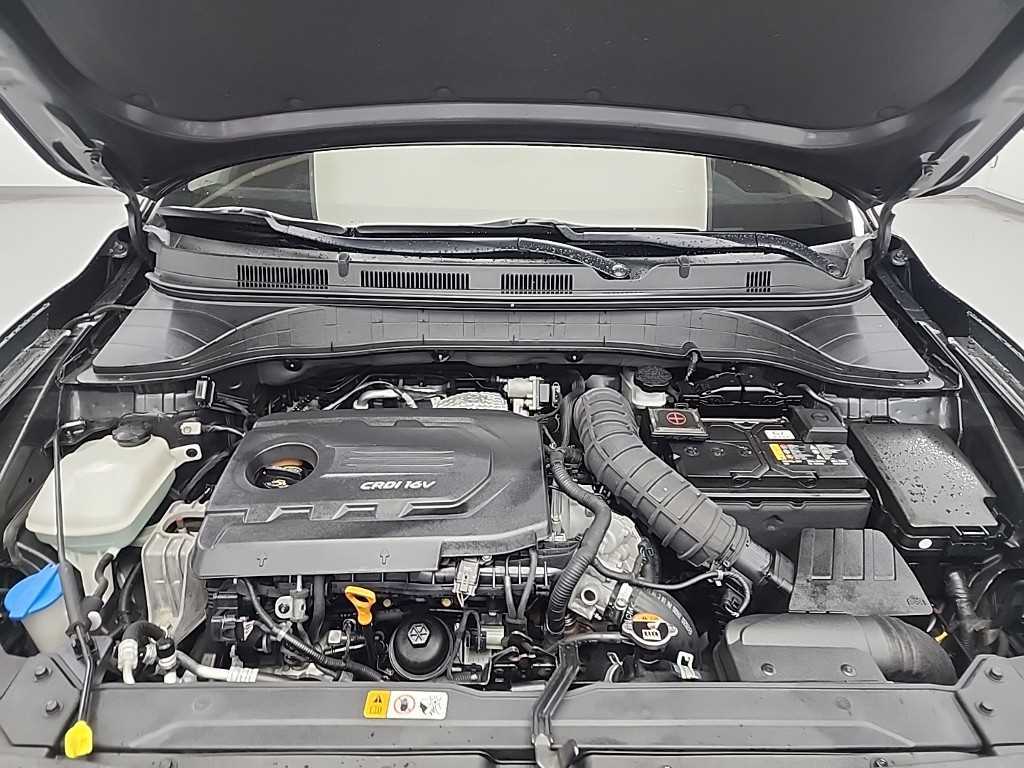 HYUNDAI Kona - Vista 6