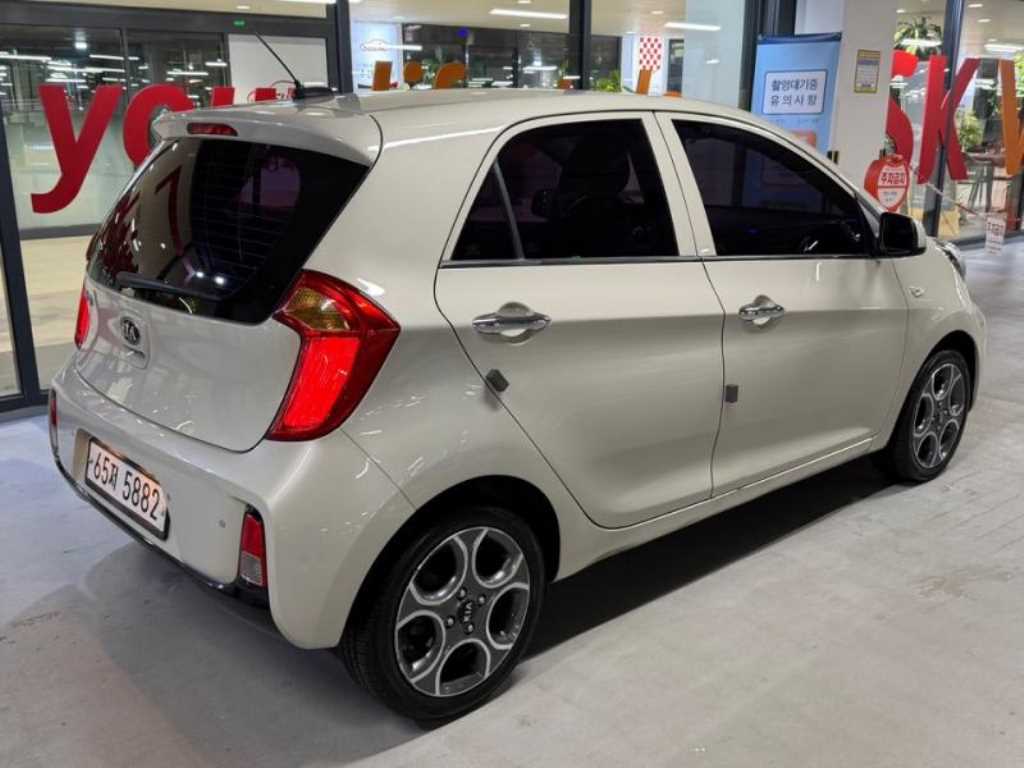 KIA Morning - Vista 4