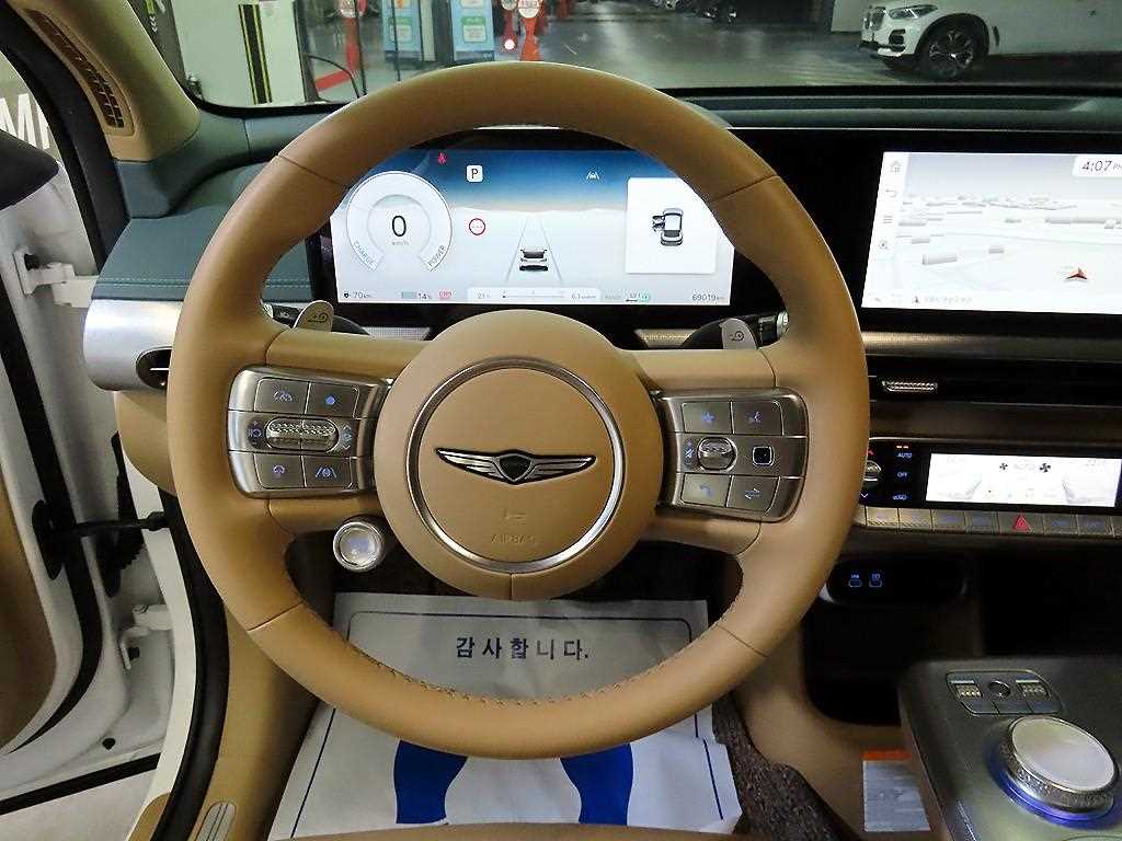 Genesis GV60 - Vista 8
