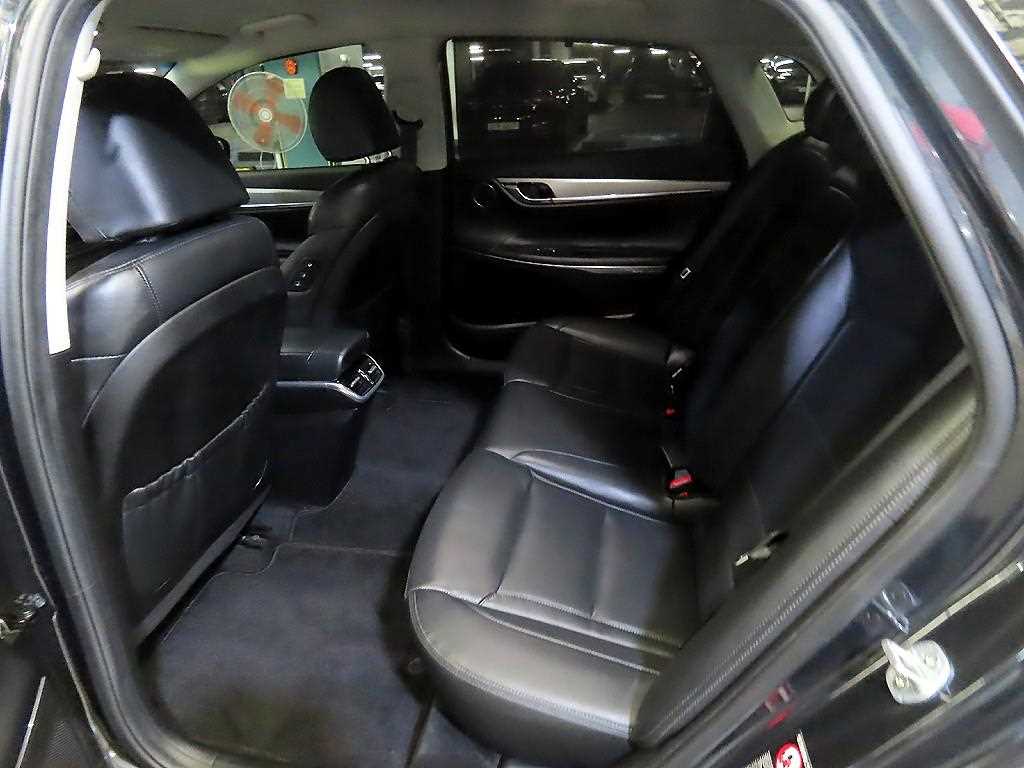 HYUNDAI Grandeur - Vista 7