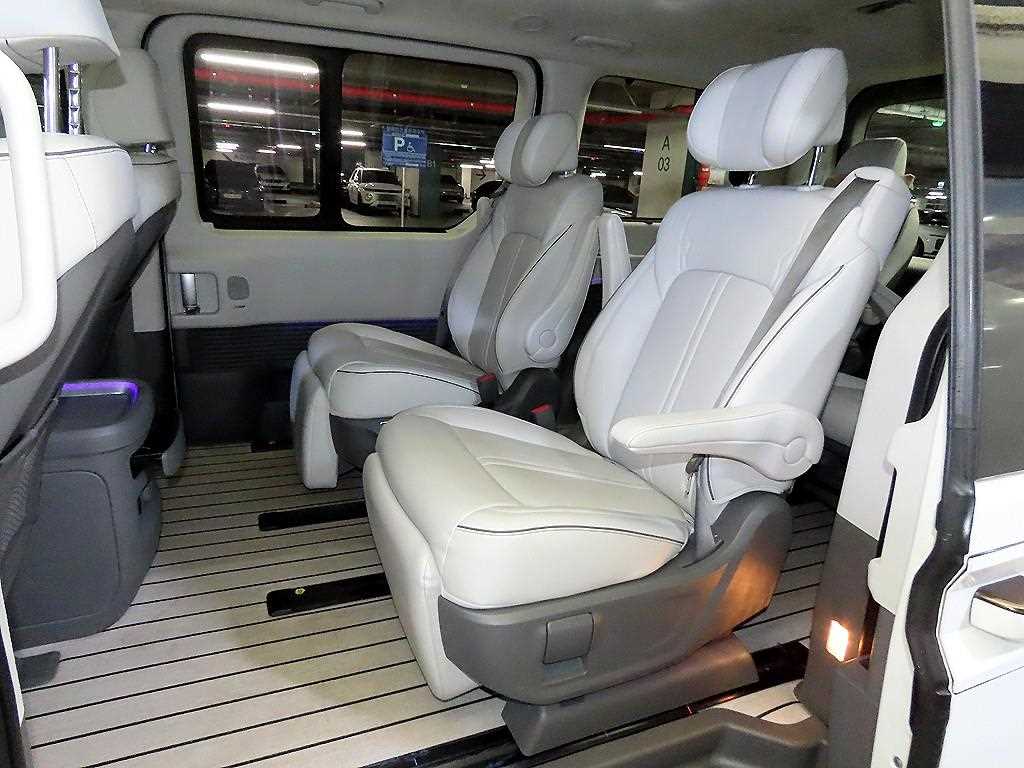 HYUNDAI Staria - Vista 7
