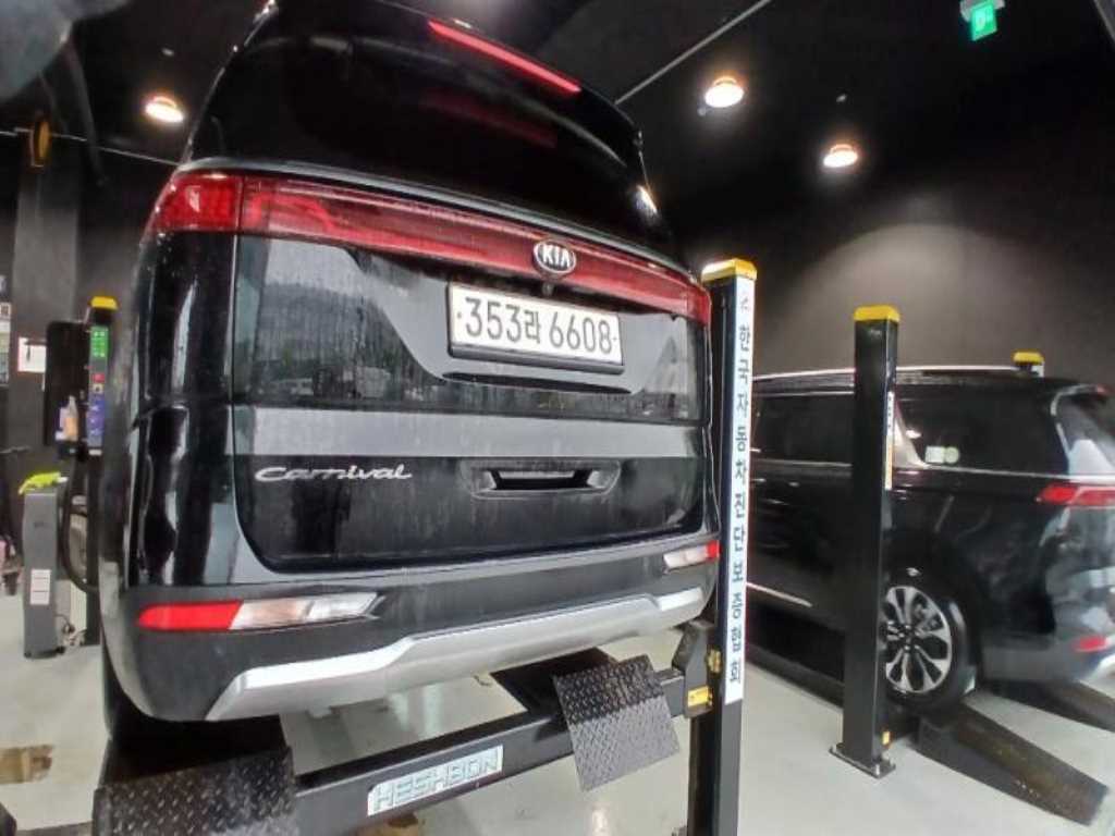 KIA Carnival - Vista 2