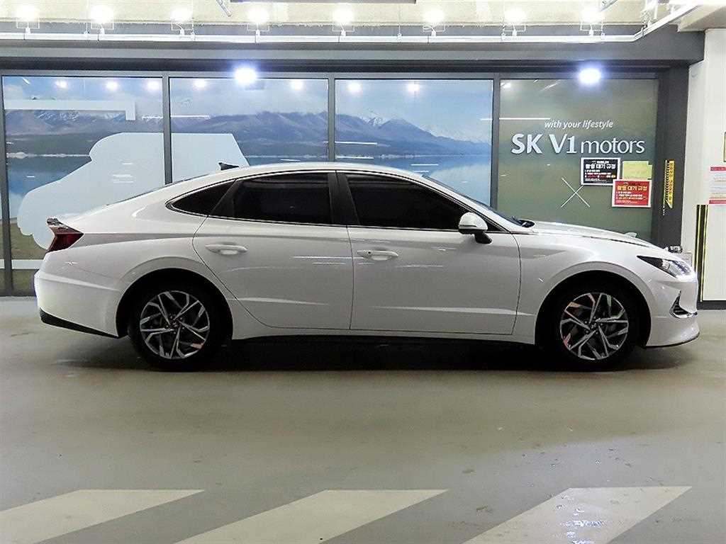 HYUNDAI Sonata - Vista 3
