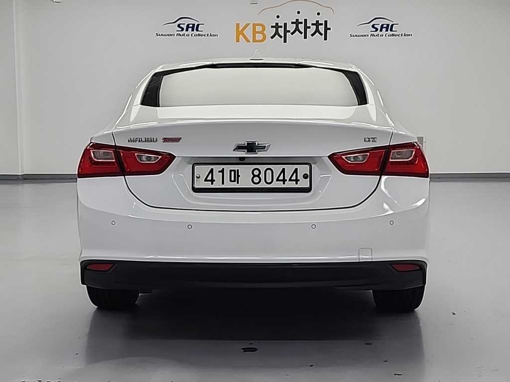 Chevrolet Malibu - Vista 3