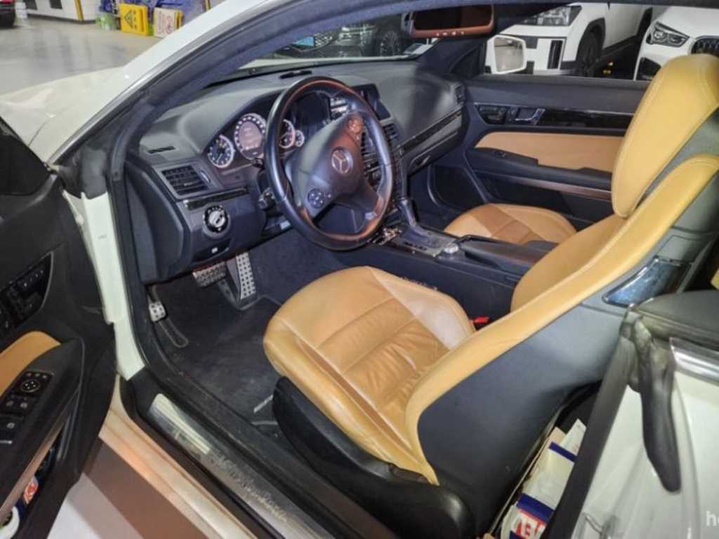 Mercedes Benz E class - Vista 5
