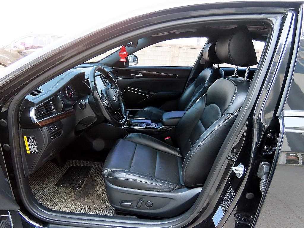 KIA K7 - Vista 5
