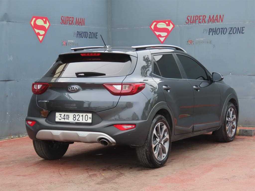 KIA Stonic - Vista 4