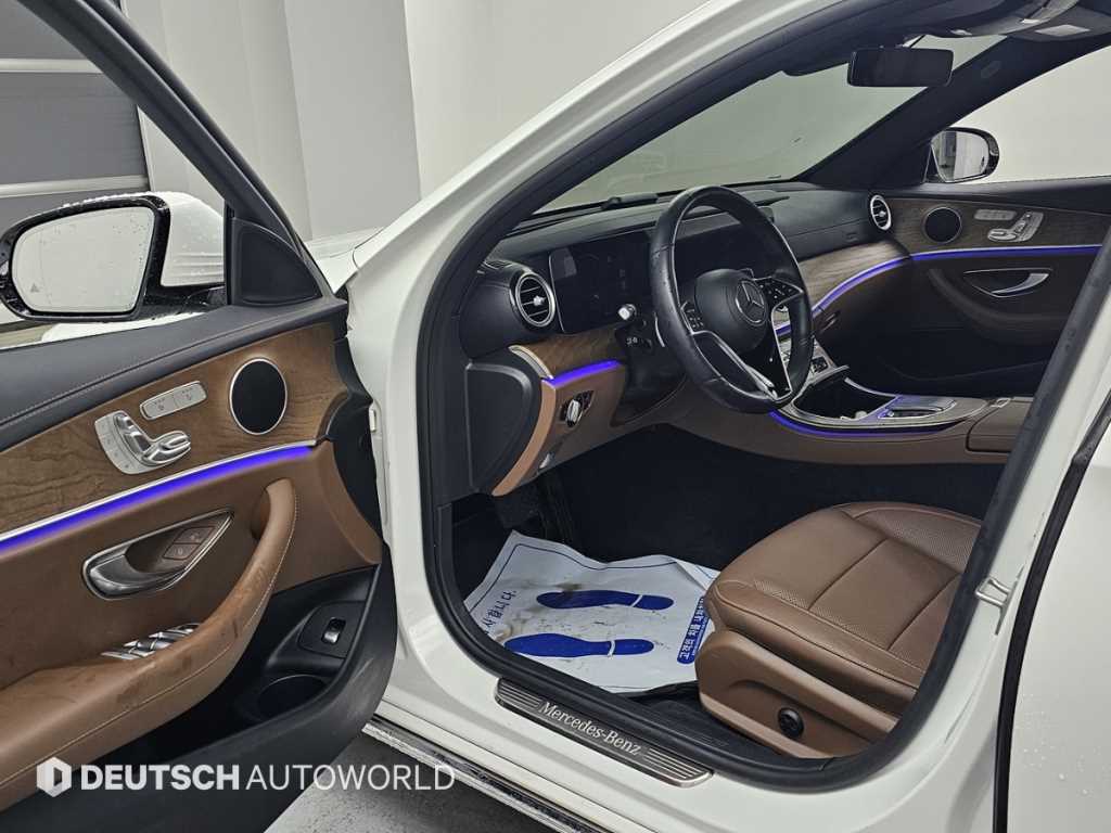 Mercedes Benz E class - Vista 11
