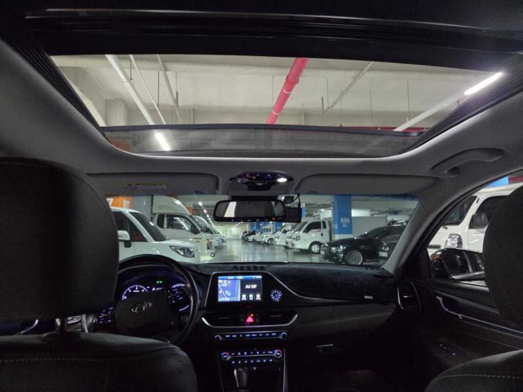 HYUNDAI Grandeur - Vista 11