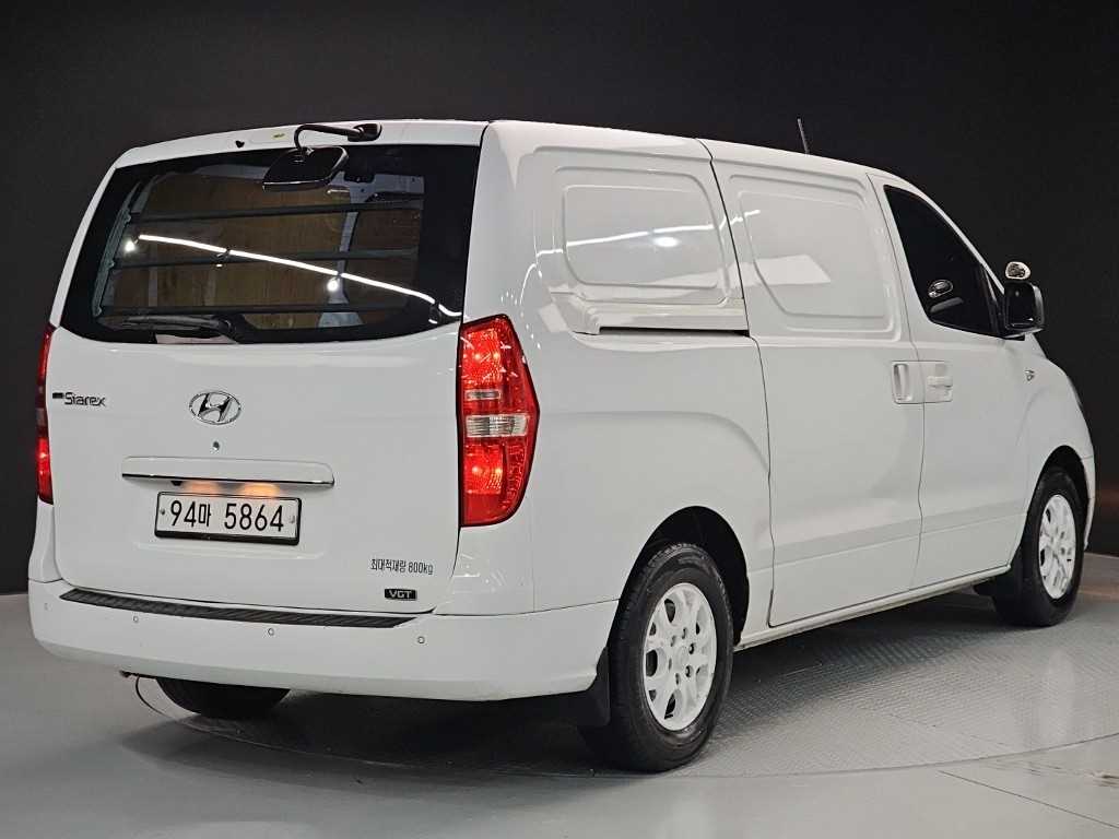 HYUNDAI Starex - Vista 4