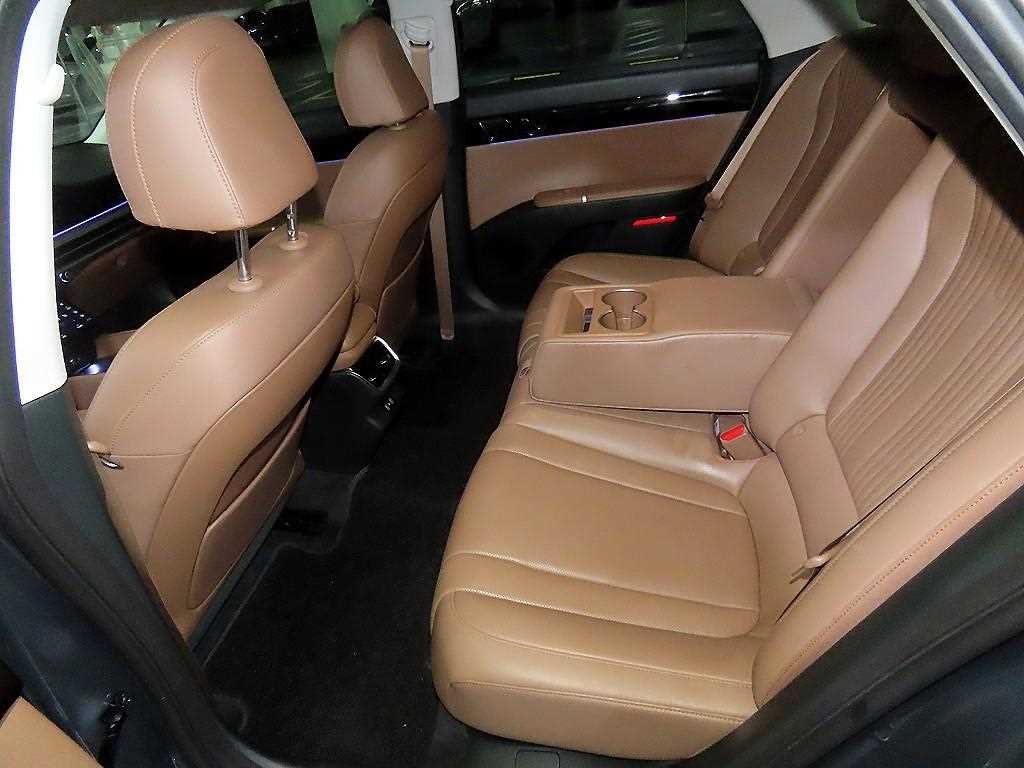 HYUNDAI Grandeur - Vista 6