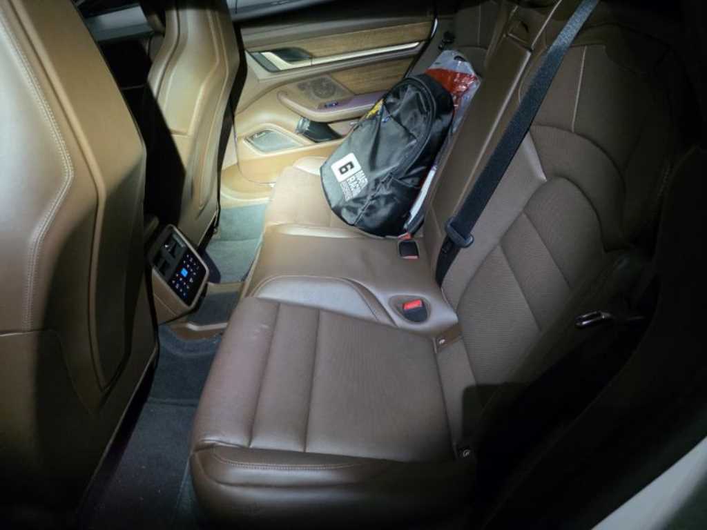 Porsche Taycan - Vista 8