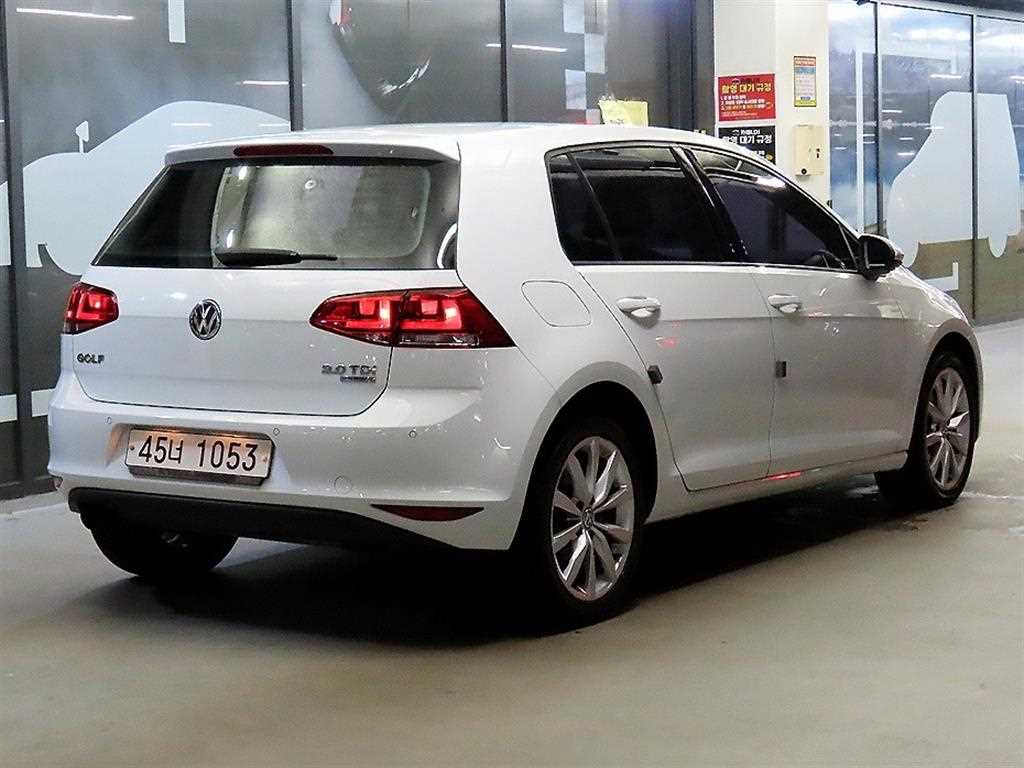 Volkswagen Golf - Vista 12