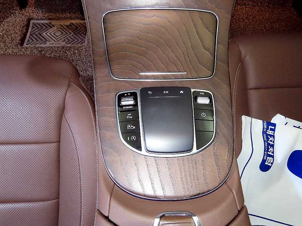 Mercedes Benz E class - Vista 12