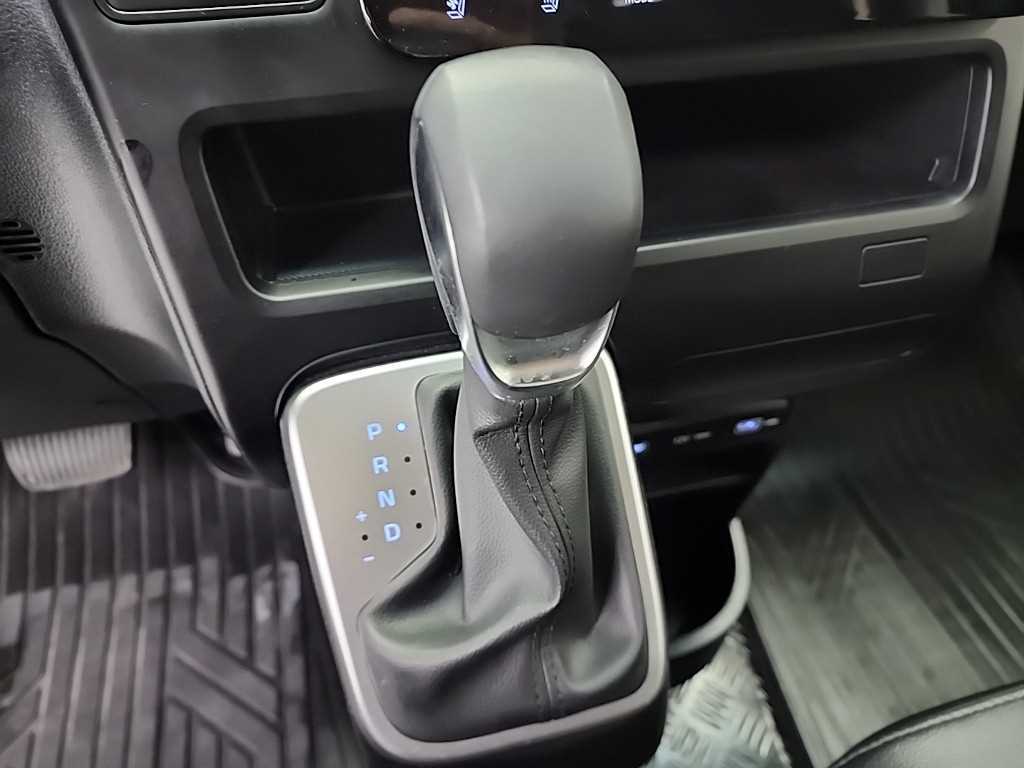 HYUNDAI Staria - Vista 8