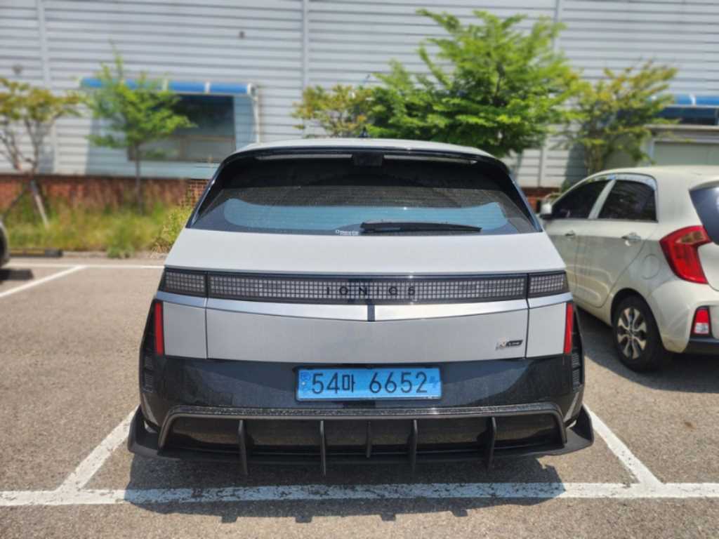 HYUNDAI Ioniq 5 - Vista 4