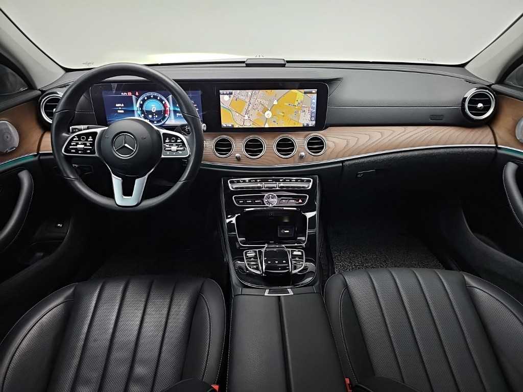 Mercedes Benz E class - Vista 7