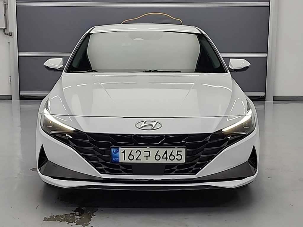 HYUNDAI Avante - Vista 2