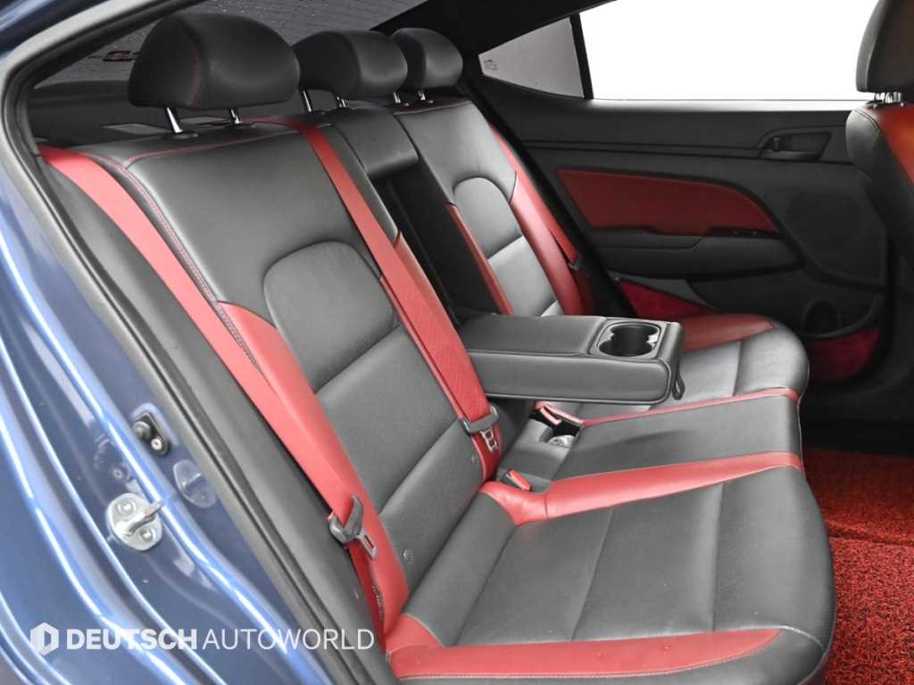 HYUNDAI Avante - Vista 12
