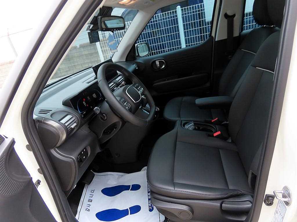 HYUNDAI Casper - Vista 5