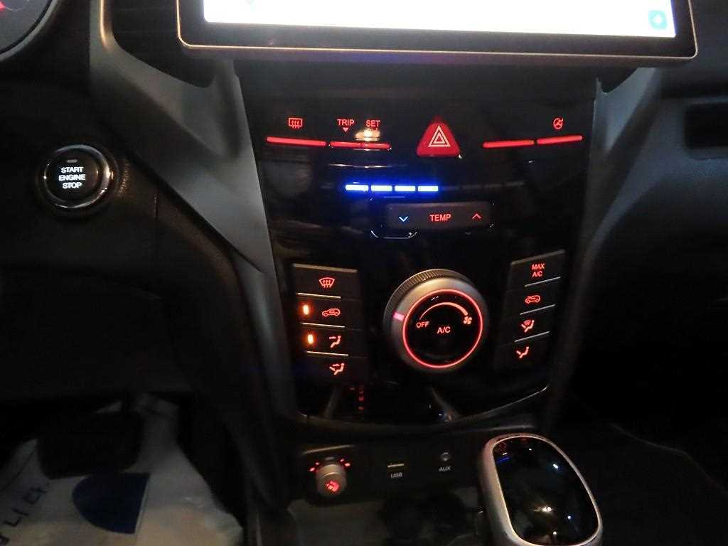 Ssangyong Tivoli - Vista 9