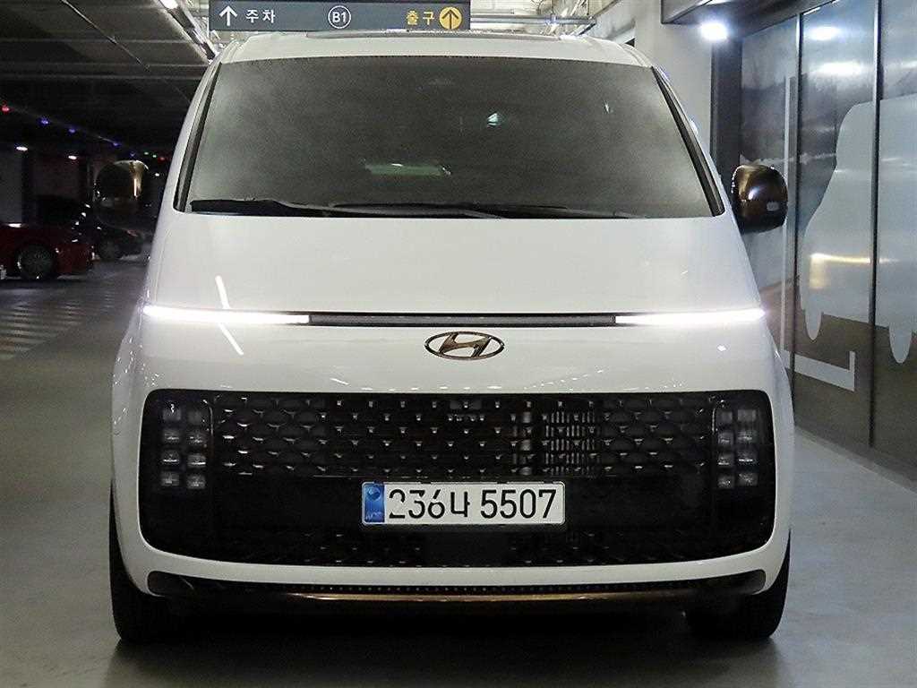 HYUNDAI Staria - Vista 2