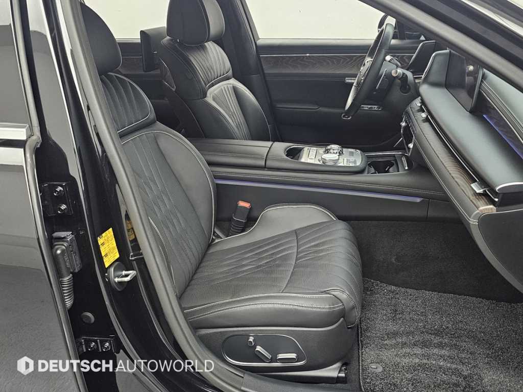 Genesis G90 - Vista 10
