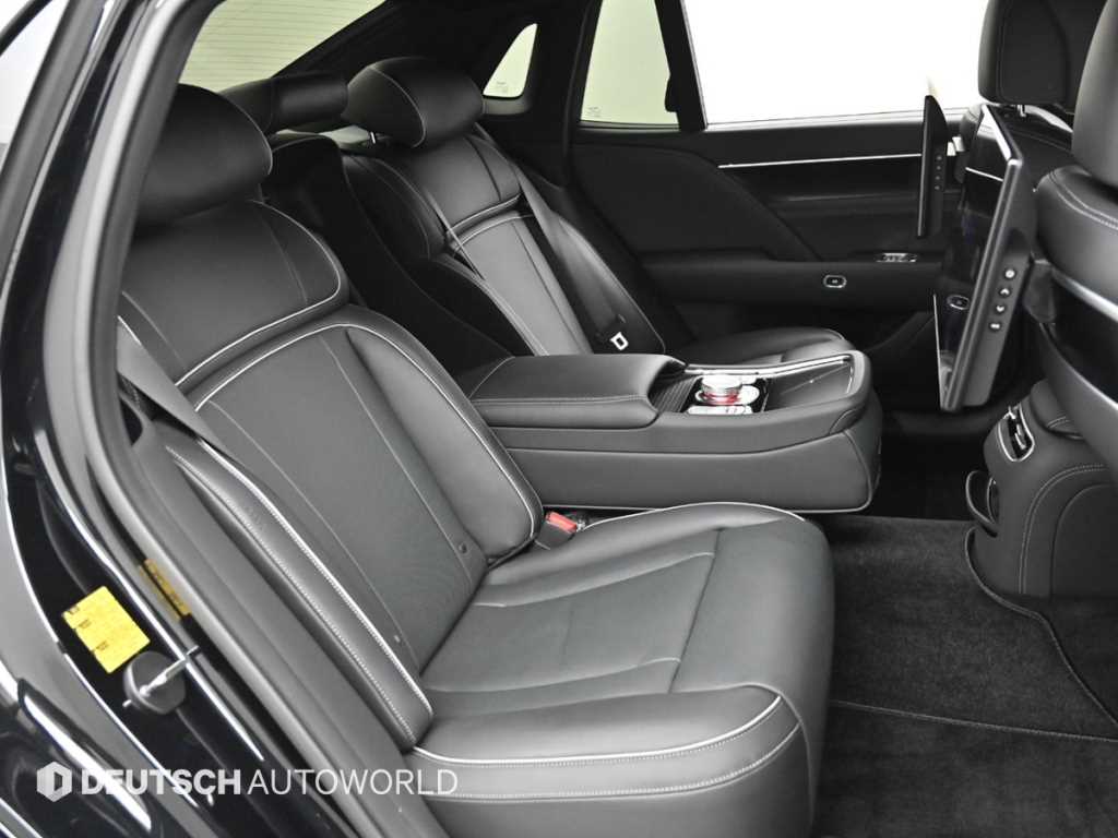 Genesis G90 - Vista 12
