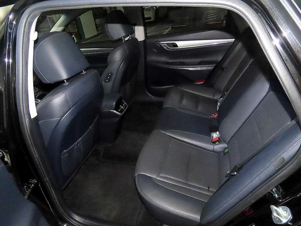 HYUNDAI Grandeur - Vista 7