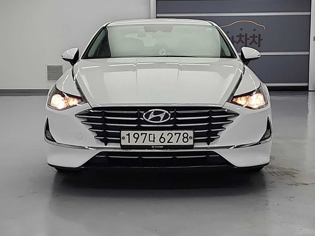 HYUNDAI Sonata - Vista 2