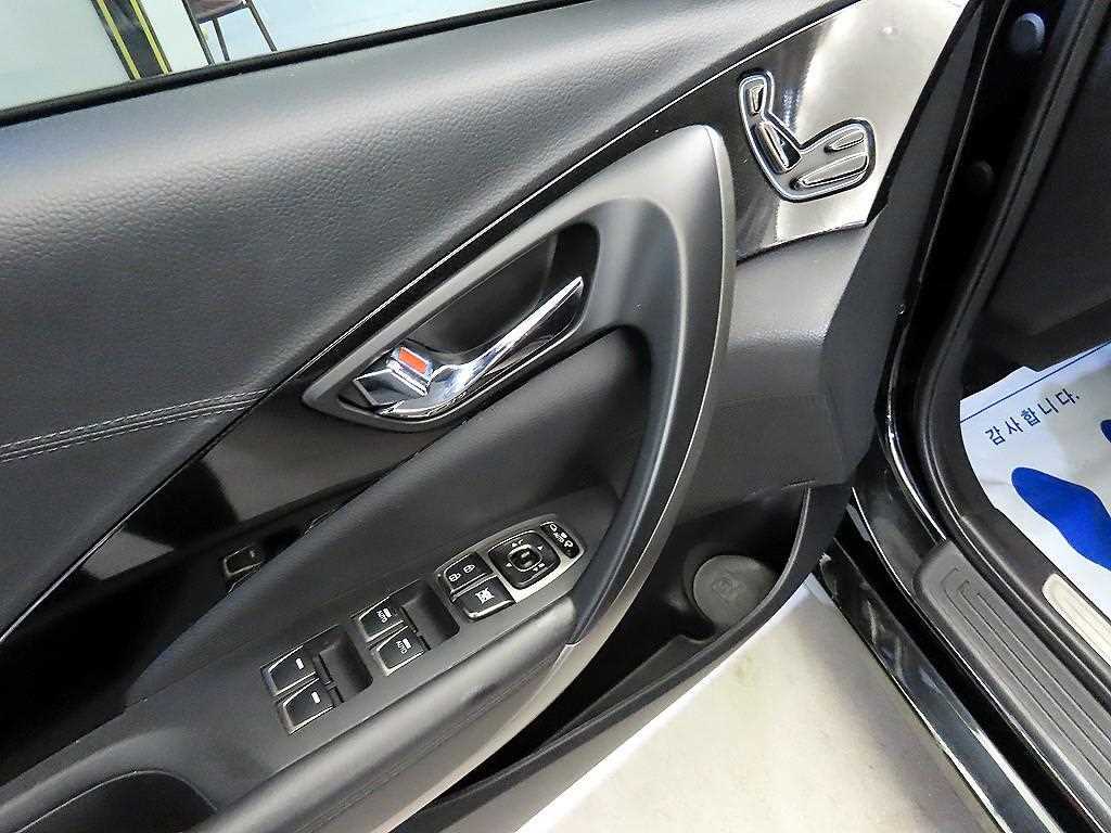 HYUNDAI Grandeur 2012 Negro - Importación desde Corea - HF Imports Iquique - Foto 13