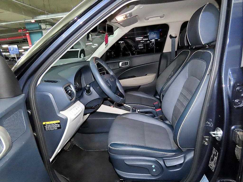 HYUNDAI Venue - Vista 6