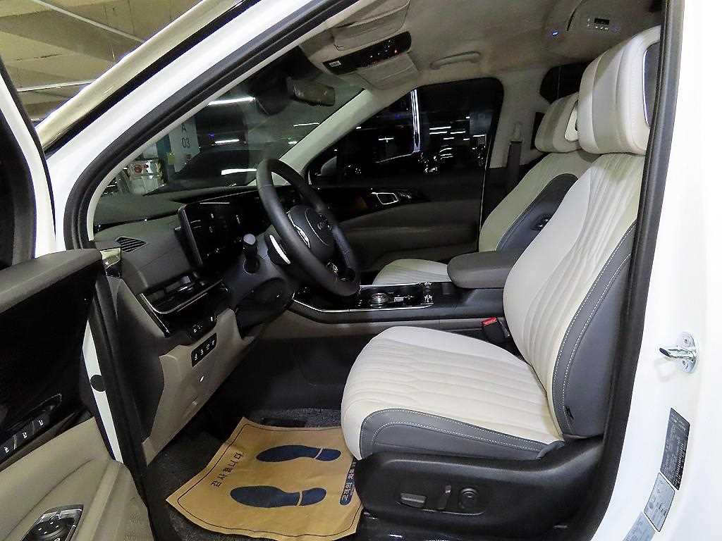 KIA Carnival - Vista 6